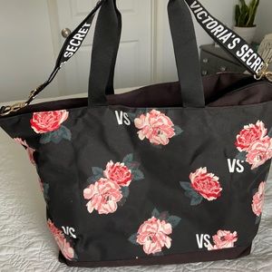 Victoria’s Secret tote bag zipper top